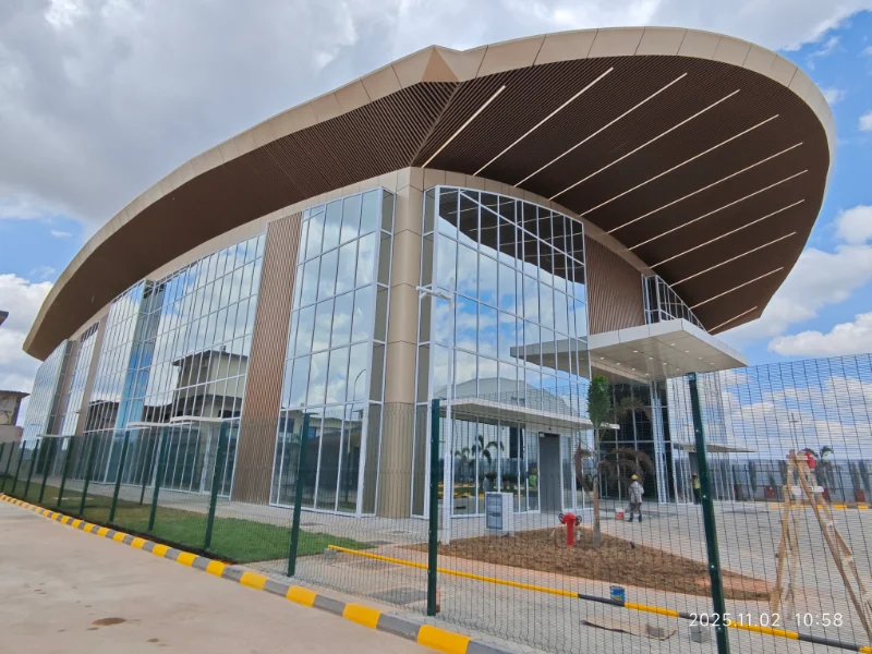 Curved aluminum panels used in WILLSTRONG facade project design