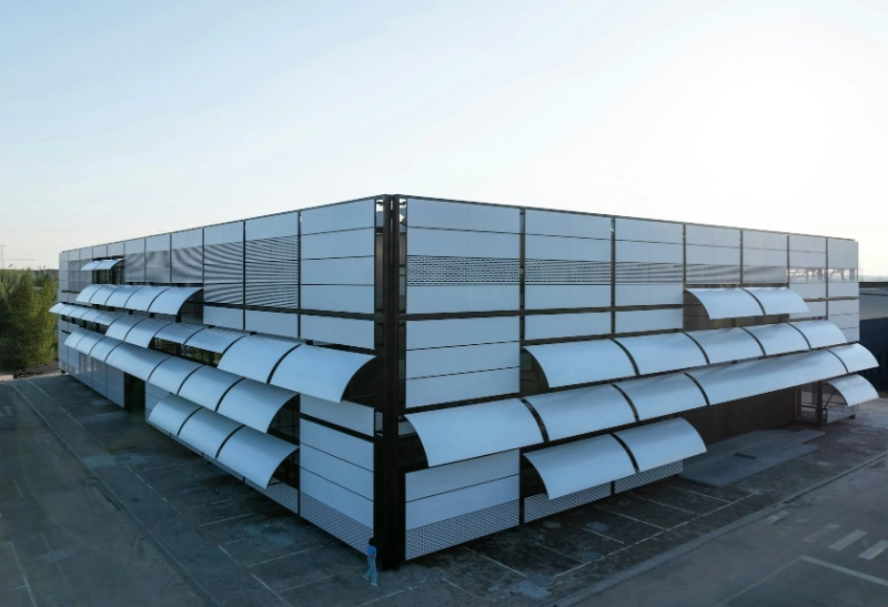 Curved aluminum panels used in WILLSTRONG facade project design Curved aluminum panels used in WILLSTRONG facade project design