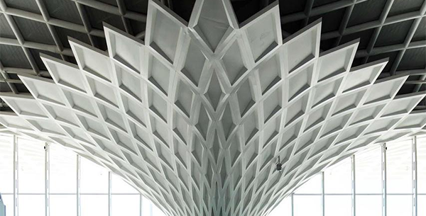 Hyperbolic/Curved