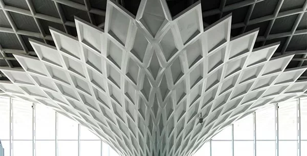Hyperbolic/Curved