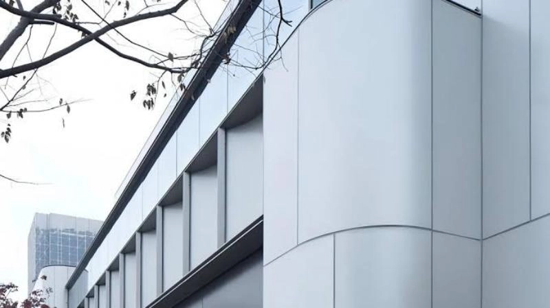 Blistering and Cracking in Aluminum Facade Coatings Blistering and Cracking in Aluminum Facade Coatings